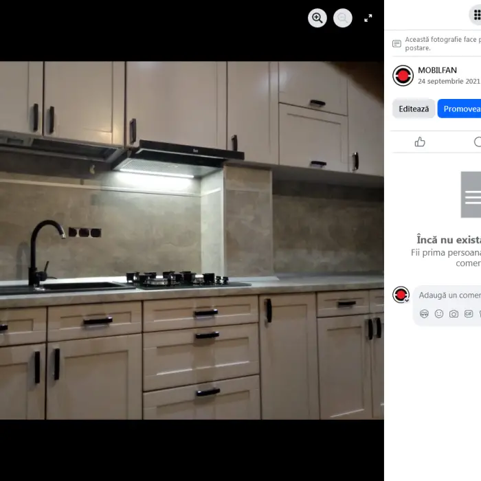 Mobila de bucatarie din lemn masiv MOBILFAN cu panou decorativ ce inlocuieste clasica faianta